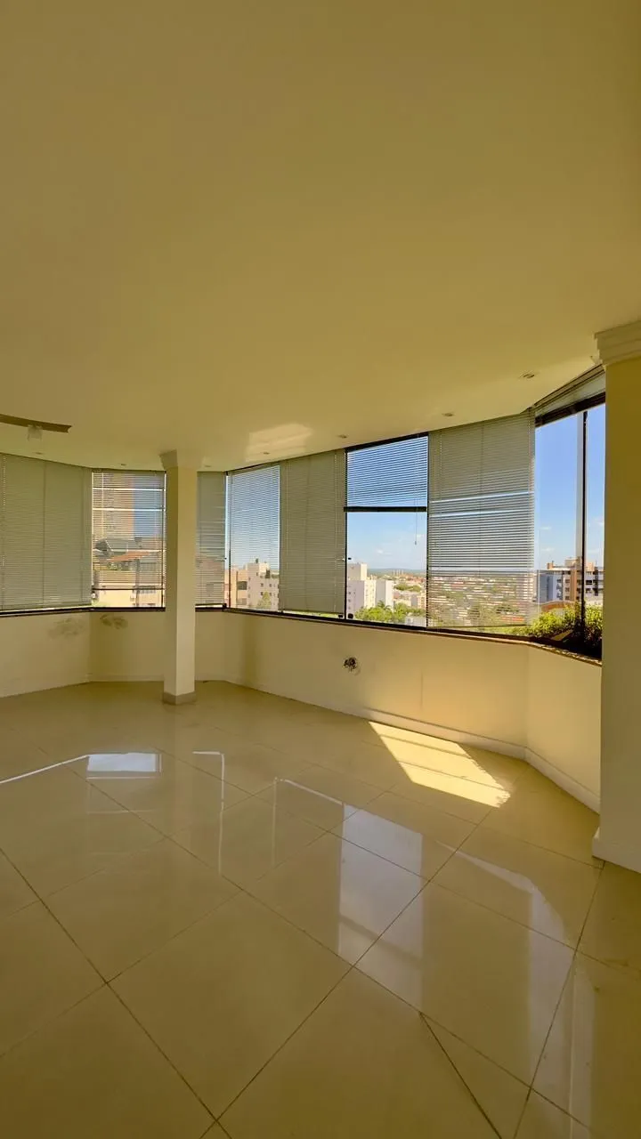 Imagem MÁFFER IMÓVEIS ALUGA Magnífico apartamento de 4 dormitórios - Auxiliadora | Porto Alegre Rua General Couto de Magalhães 2 vagas de garagem Vista espetacular para o Guaíba