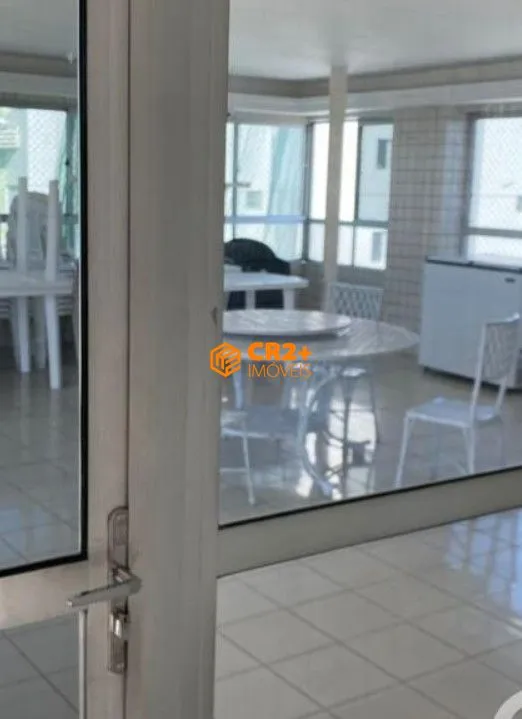 Imagem Vendo apartamento em Boa Viagem com 2 quartos e uma suíte.