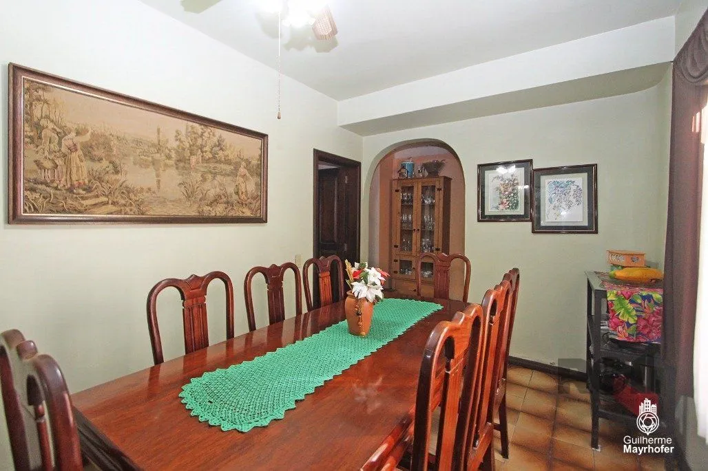 Imagem Casa de 250m² Para comprar no Bairro Mont Serrat Por R$1.120.000,00