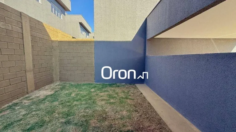Imagem Sobrado à venda, 138 m² por R$ 650.000,00 - Chácara São Pedro - Aparecida de Goiânia/GO