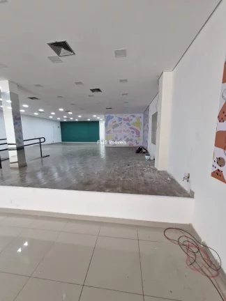 Imagem Loja comercial ampla em Pinheiros, São Paulo-SP: 6 banheiros, 15 vagas, 974m² de área! Venha conferir!