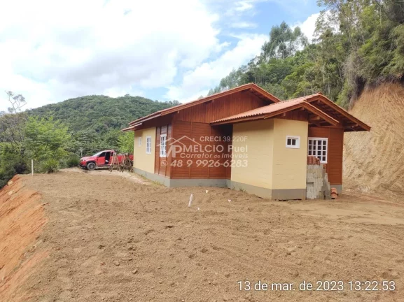 Imagem Sítio a VENDA, com casa a beira de riacho, em Nova Trento Distância da cidade de 13Km, de fácil acesso. De área com 5.000m² com escritura,