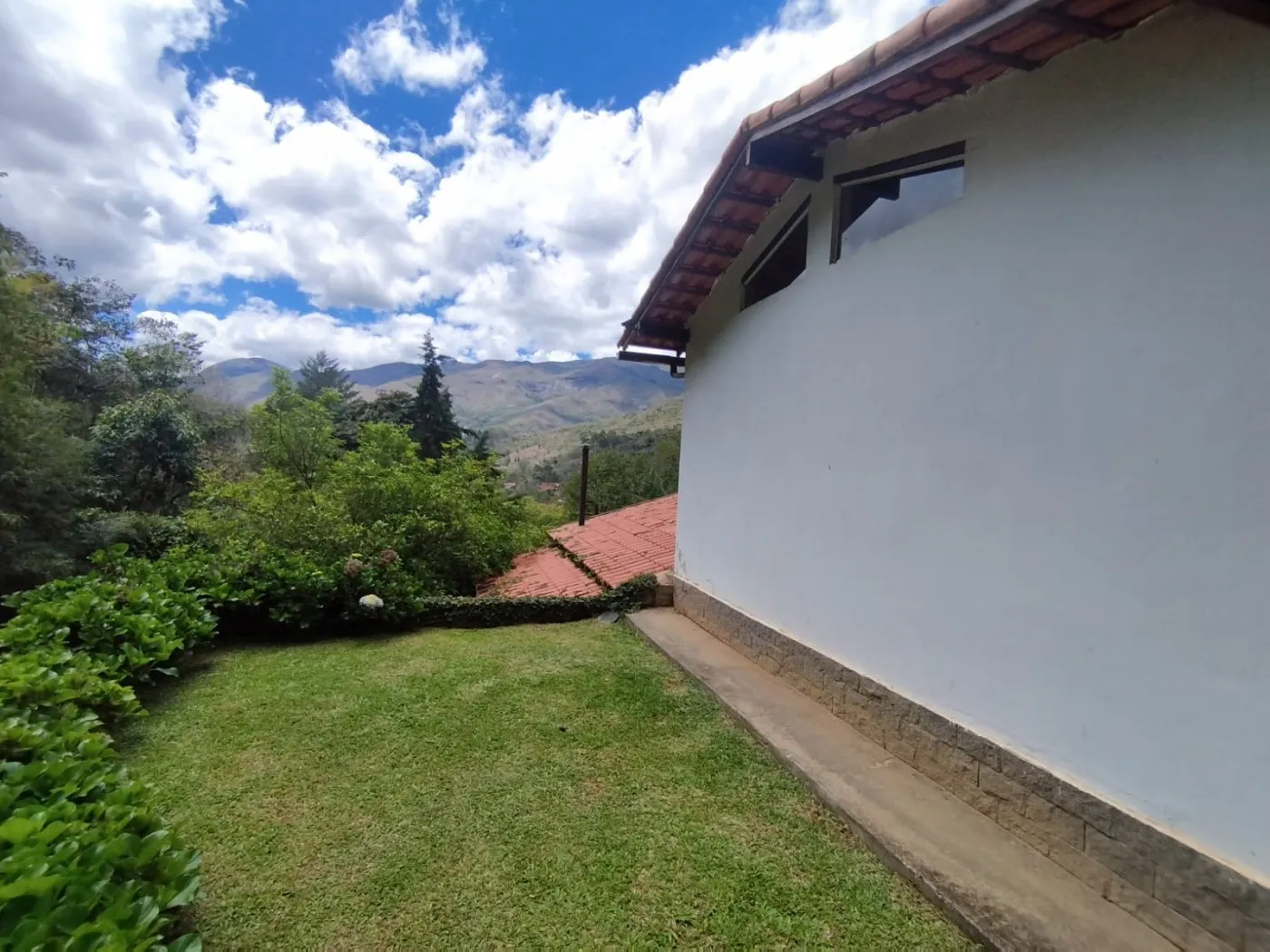 Imagem Casa para Venda em Petrópolis / RJ no bairro Vale das Videiras