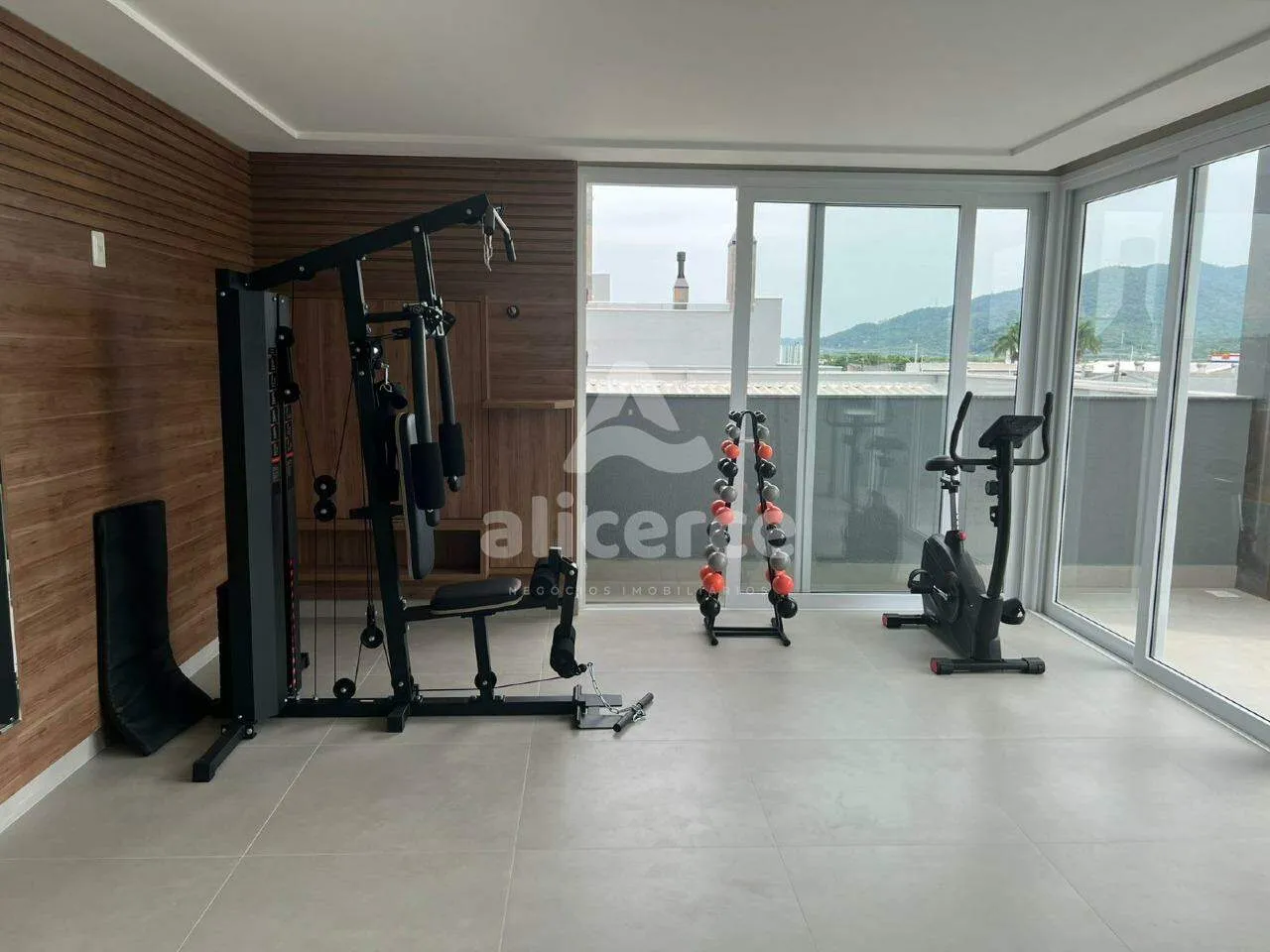 Imagem Studio Mobiliado com Churrasqueira e Garagem em Condomínio Completo no Campeche