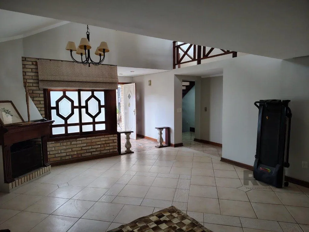 Imagem Casa sobrado com 300m² na Vila Nova de 3 dormitórios e 4 vagas