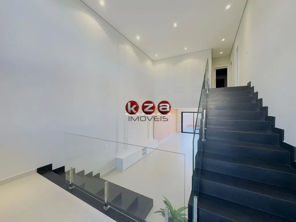 Imagem Imóvel de alto padrão em condomínio fechado: casa com 3 suítes e 2 vagas na melhor localização de Valinhos-SP, Condomínio Villa do Sol.