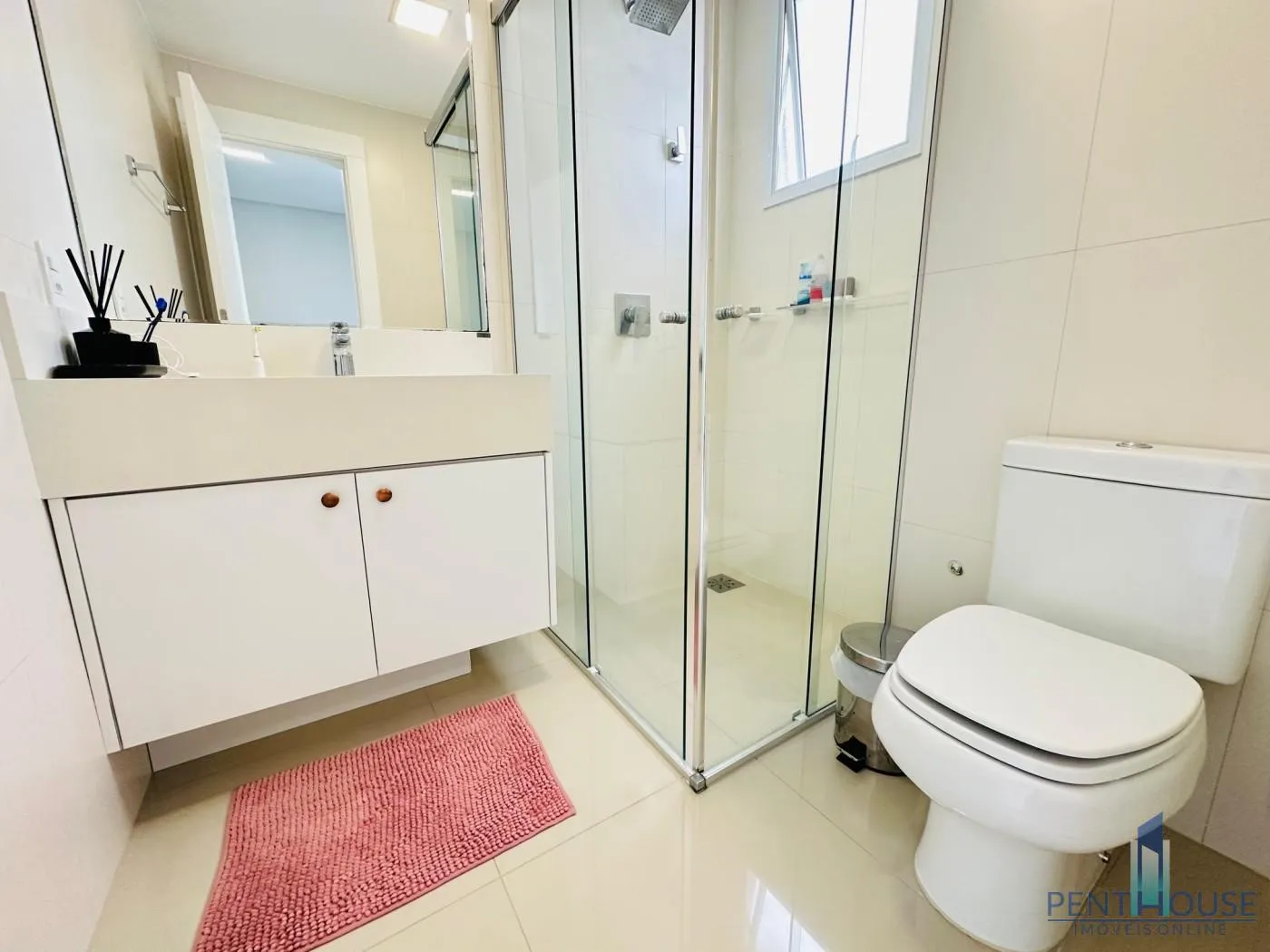 Imagem Apartamento Zona Central para Venda em Balneário Camboriú, CENTRO, 3 dormitórios, 3 suítes, 4 banheiros, 2 vagas