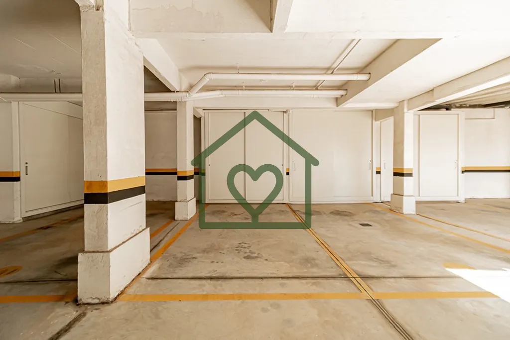 Imagem APARTAMENTO COM PÁTIO PRIVATIVO SEMIMOBILIADO 108m², 3 QUARTOS (1 SUÍTE), 2 BANHEIROS, 2 VAGAS DE...