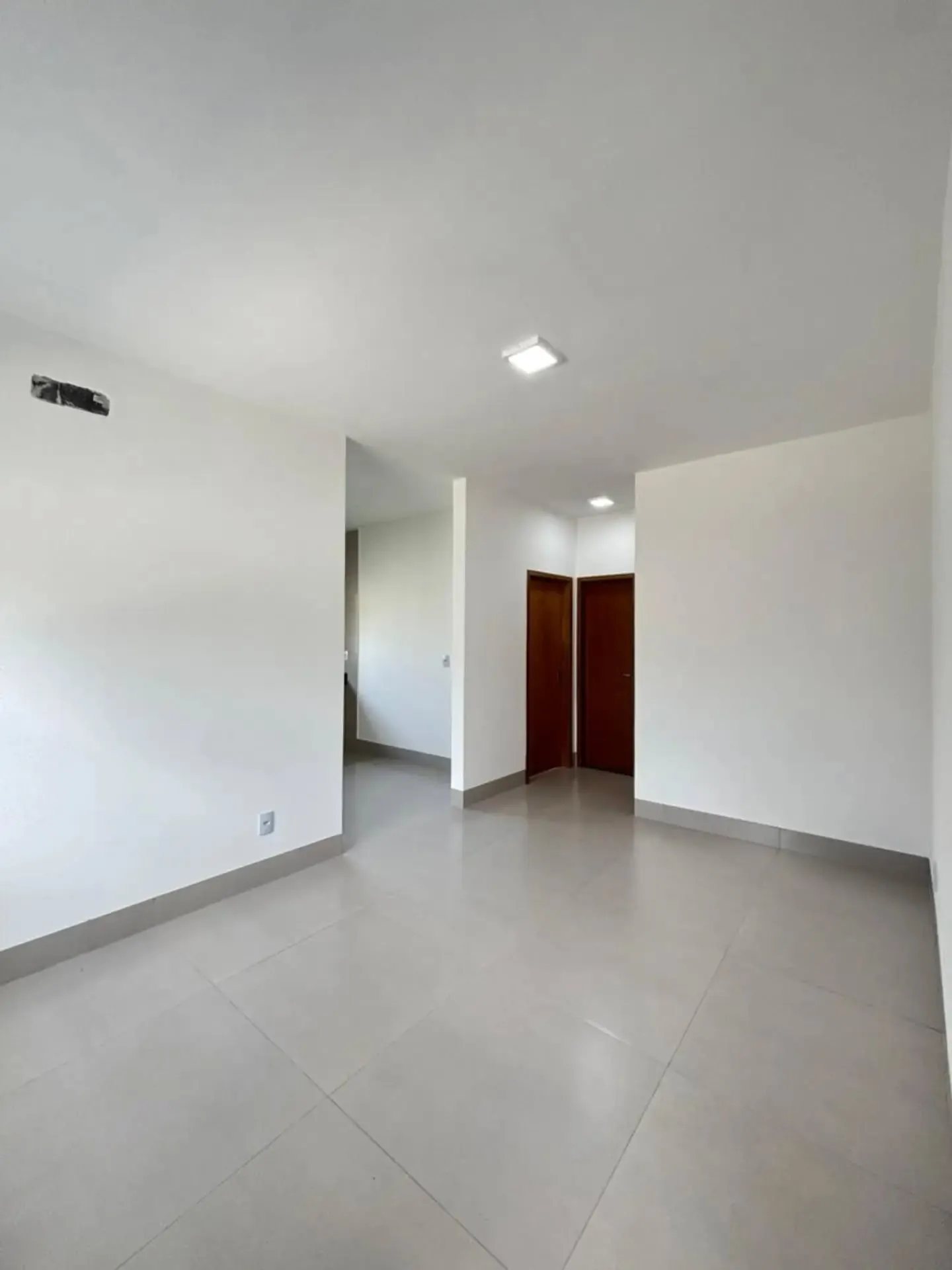 Imagem Casa 2/4 C Suite De Esquina No Setor Rio Vermelho