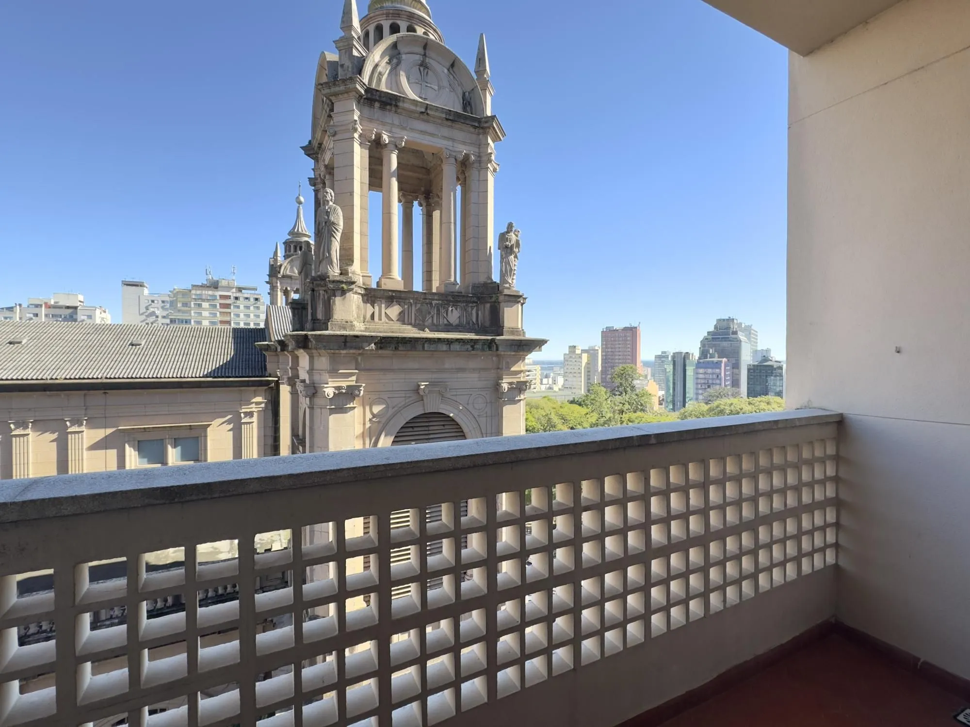Imagem APARTAMENTO 3 DORMITÓRIOS COM LINDA VISTA DA CATEDRAL NO CENTRO HISTÓRICO