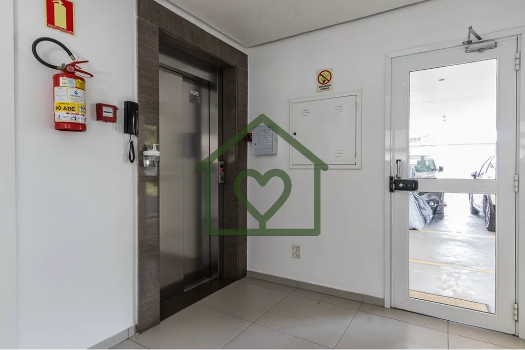 Imagem Apartamento no bairro Jardim Itu Sabará em Porto Alegre no condomínio fechado localizado na Rua Cr...