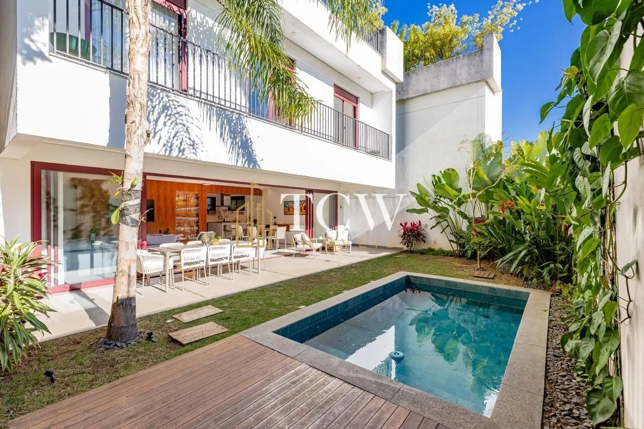 Imagem Casa em Condomínio de Alto Padrão à Venda no Campo Belo | 3 Dorms, 2 Suítes | 536 m² | 4 Vagas | São Paulo/SP