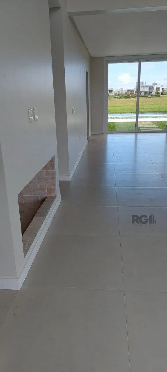Imagem Casa em condomínio com 3 dormitórios, sendo todos suítes em Torres