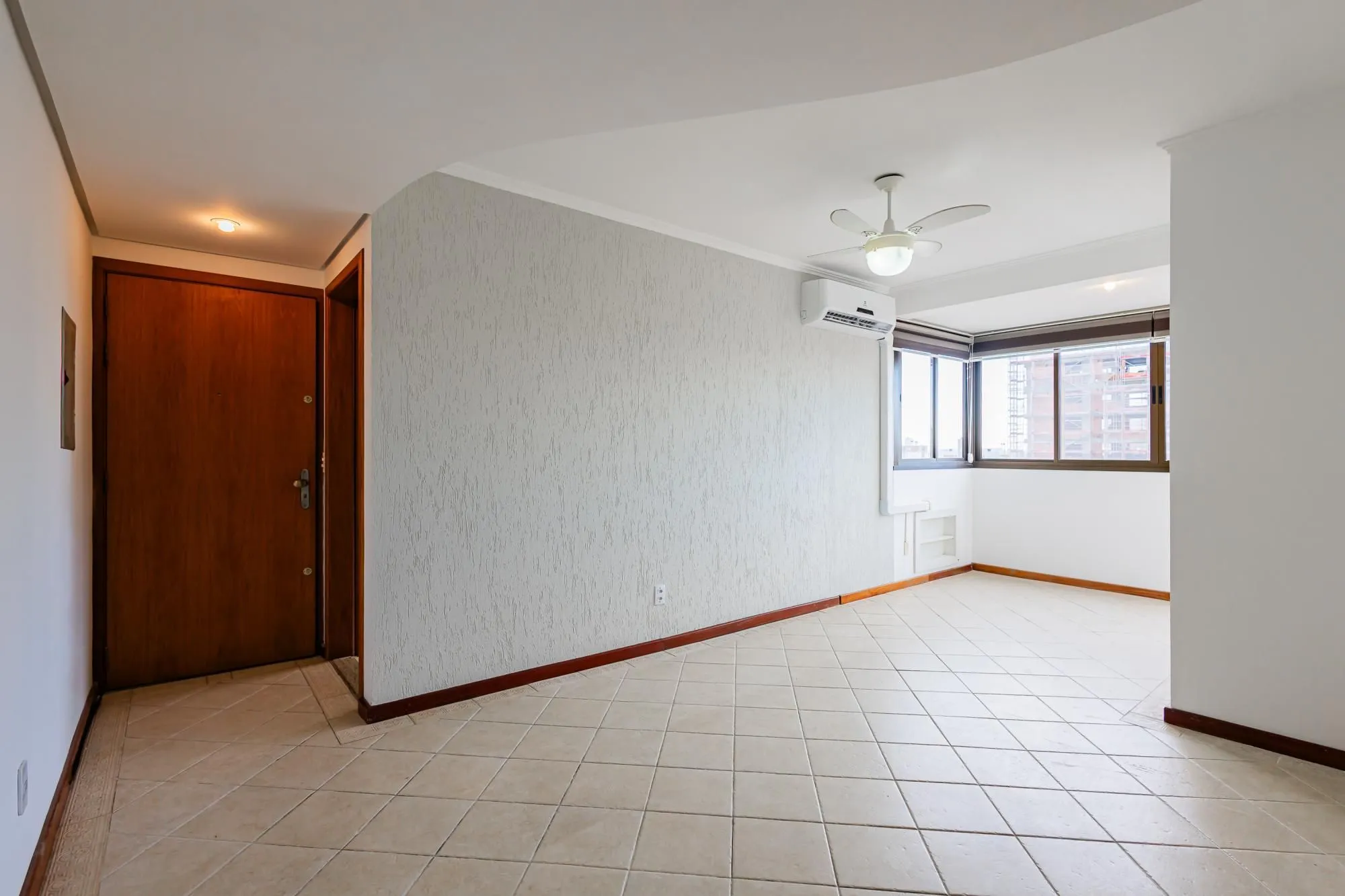 Imagem Colinas Garden Apartamento de 2 Dormitórios com Suíte e 2 Vagas no Bairro Passo d'Areia