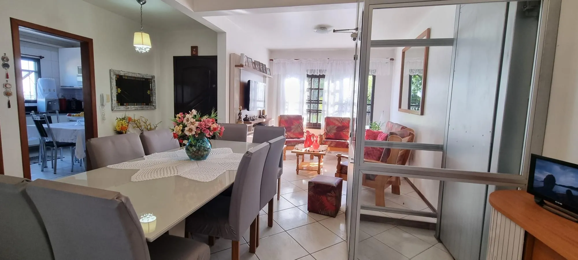 Imagem Casa 3d com elevador 3WC, 2V Espirito Santo Porto Alegre zona sul