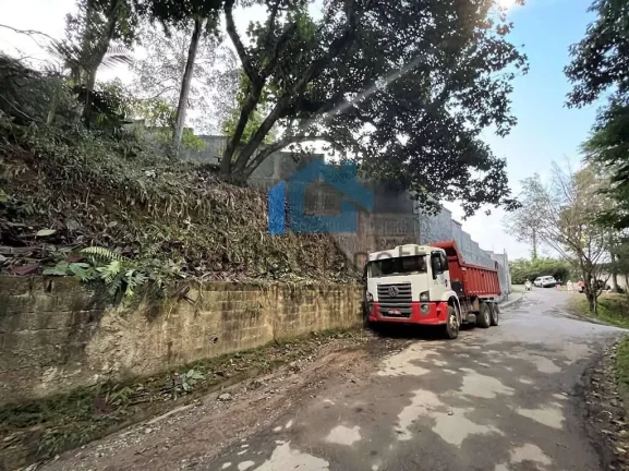 Imagem LOTE à venda em rua fechada na Granja Viana