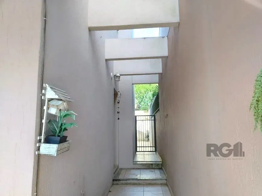 Imagem Casa de 307m² - 3 dormitórios, piscina, 4 vagas no bairro Espírito Santo