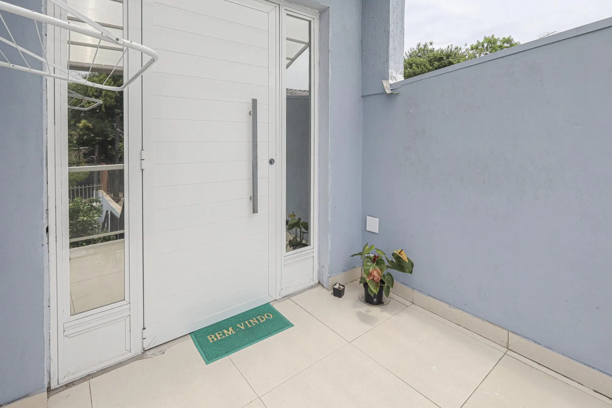 Imagem Casa semi mobiliada, 4 dormitórios no Bairro Jardim Sabará