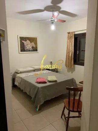 Imagem Sobrado com 7 dormitórios sendo 5 suítes e piscina, pertinho do mar