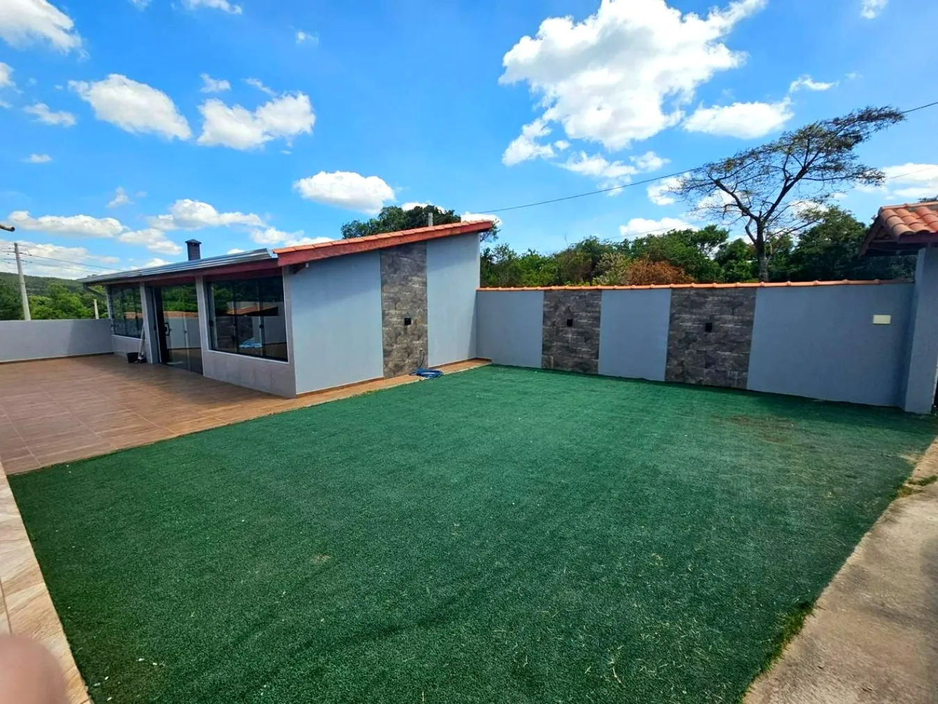 Imagem Chácara para venda com 3 suítes - Vila das Cachoeiras