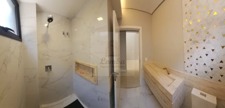 Imagem Casa de Luxo no Condomínio Villa Jardim - 4 Suítes, 3 Salas e 355 m² - Cuiabá-MT