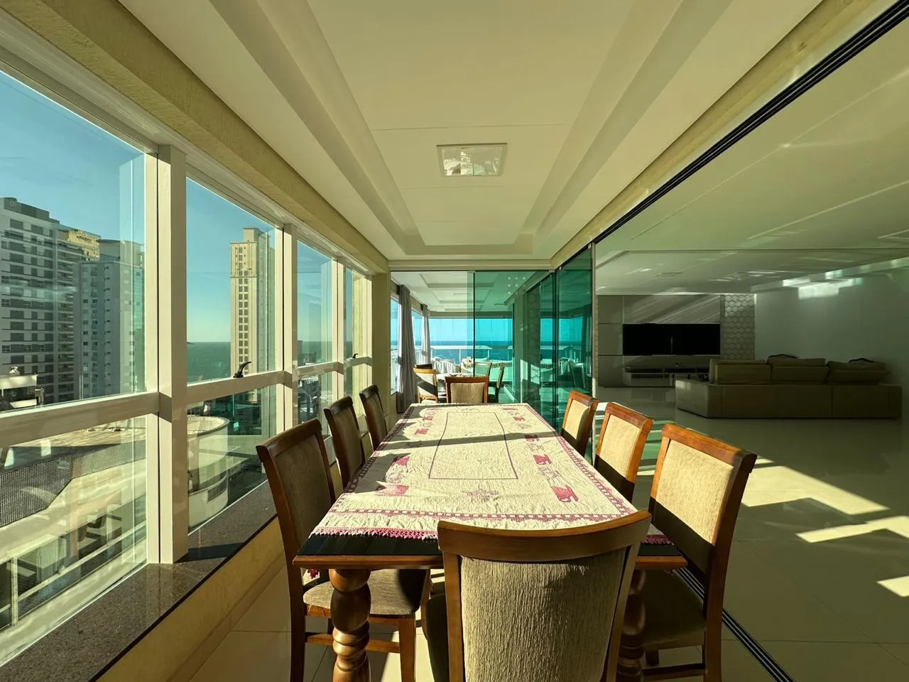 Imagem Apartamento com vista para o mar à venda com 300m2 por R$ 3.600.000,00