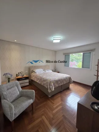 Imagem Linda Casa à Venda, com 4 dormitórios, 2 suítes, com 249m² com jardim, com 4 vagas, Vila Gilda, Santo André
