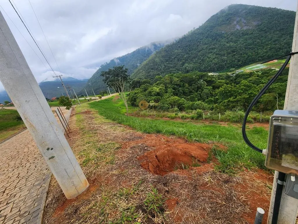 Imagem Terreno em Condomínio para Venda em Teresópolis / RJ no bairro Vale Alpino