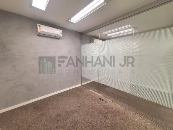 Imagem Casa Comercial de Alto Padrão para Locação em São Paulo-SP, Jardim América: 13 Salas, 5 Banheiros, 20 Vagas, 611m².