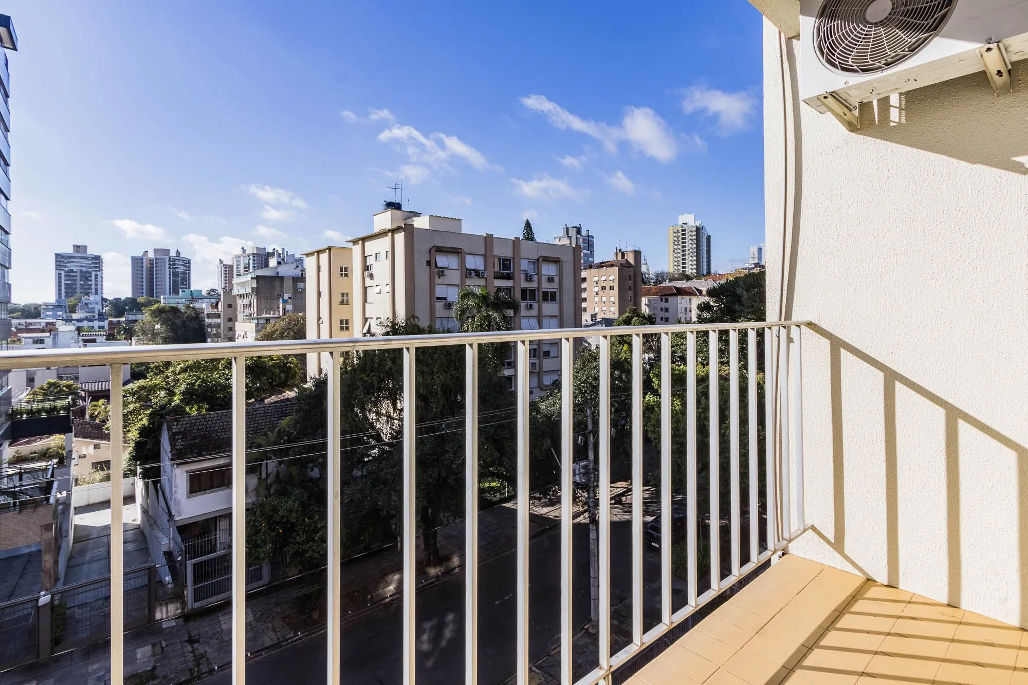 Imagem Oportunidade única: Apartamento com dois dormitórios e vaga de garagem à venda no coração do Bairro Higienópolis!