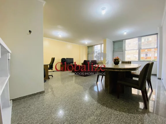 Imagem Lindo apartamento com 2 dormitórios no José Menino na quadra da praia no primeiro andar por R$ 586.000,00.