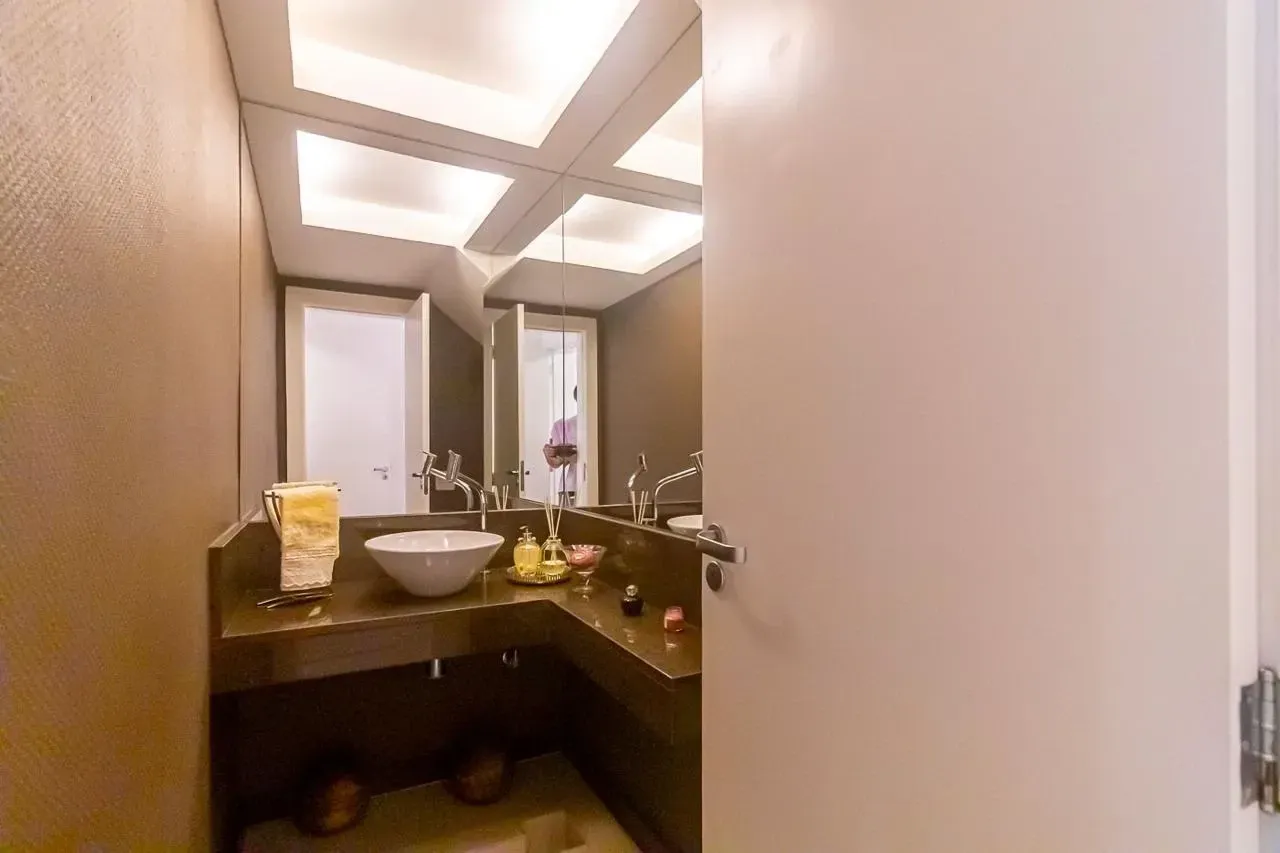Imagem Apartamento com 3 Quartos à Venda, 156 m² em Copacabana - Rio de Janeiro
