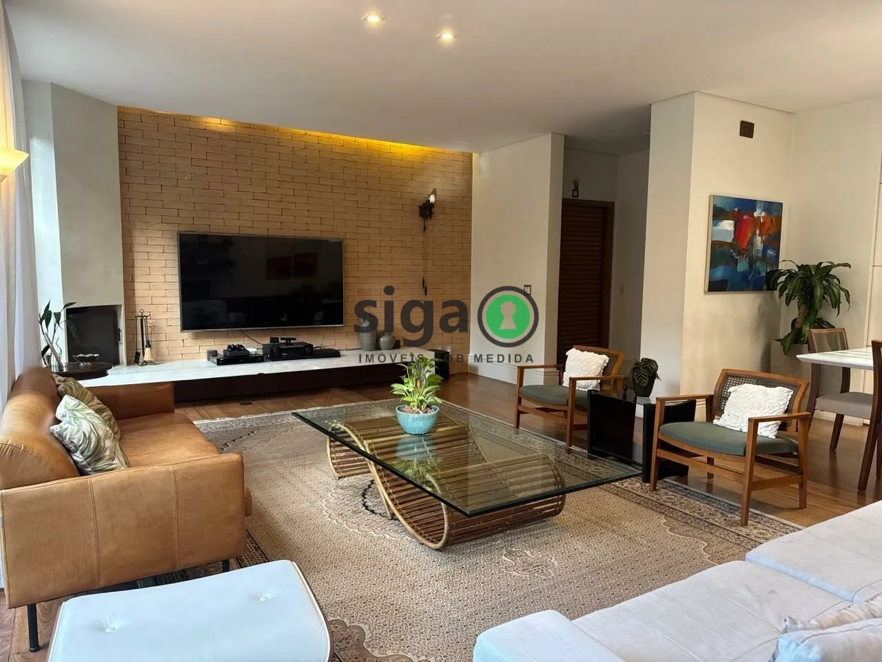 Imagem VENDE CASA em CONDOMÍNIO FECHADO no Campo Belo com 3 Suítes e 5 Vagas