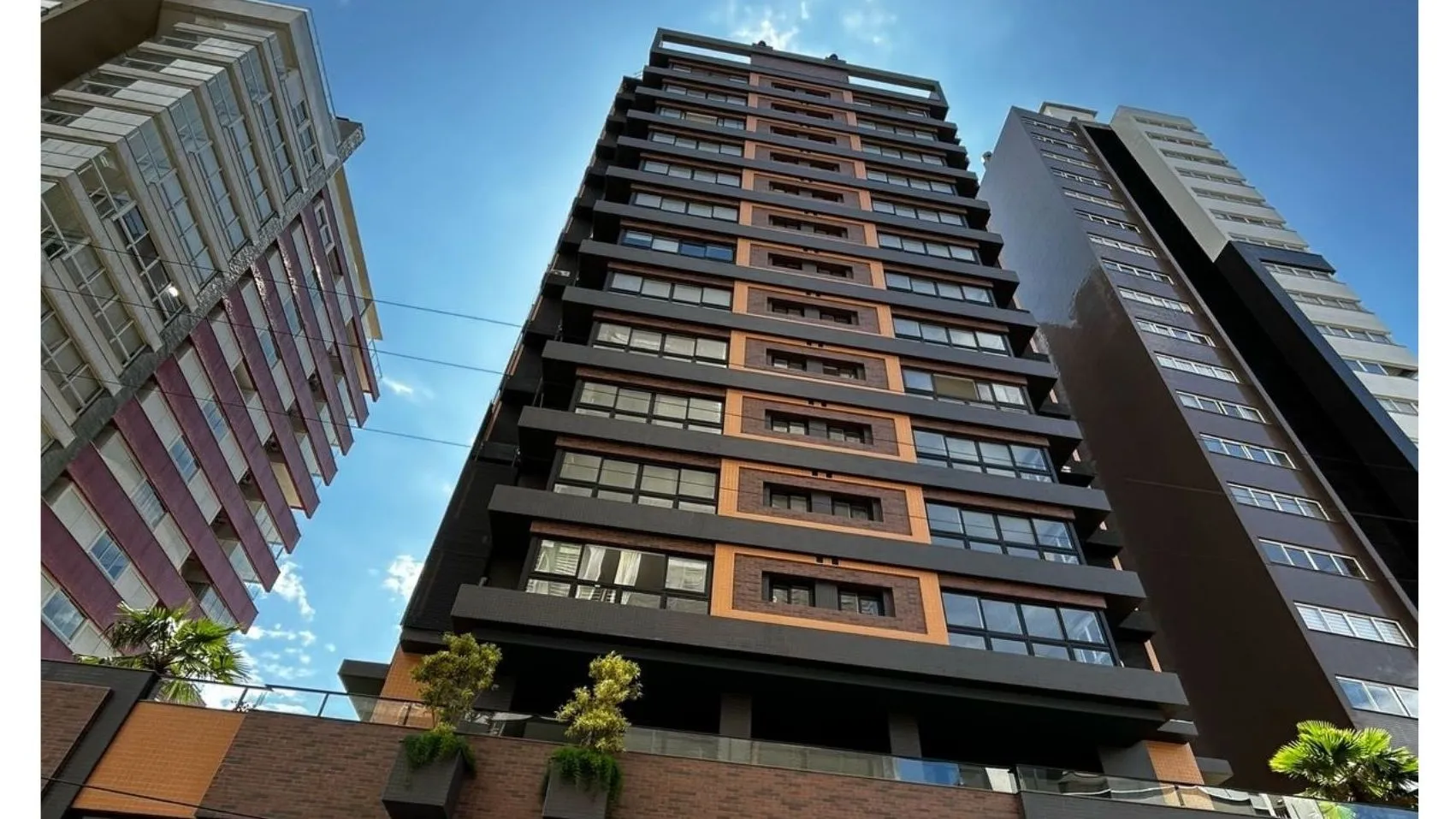 Foto do imóvel Apartamento à venda em Torres, Predial, com 1 quarto, 61.01m2