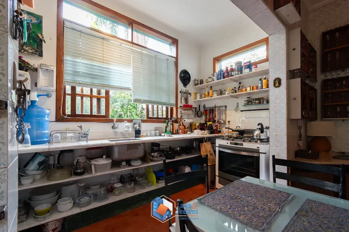 Imagem Casa para venda em Pacaembu com 5 quartos, sendo 2 suítes, 400m²