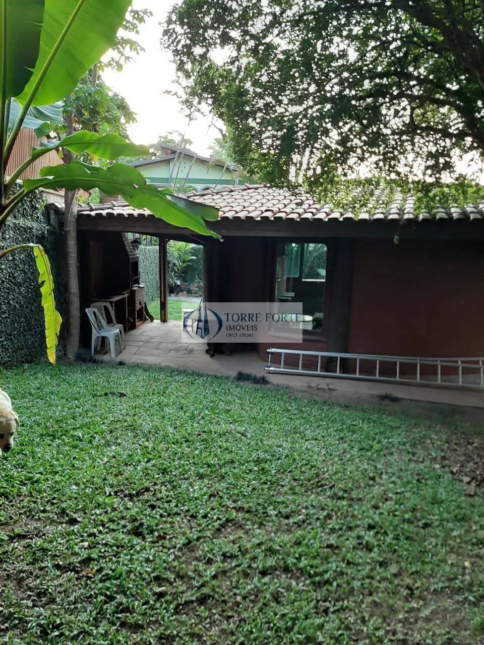 Imagem Casa térrea 3 suítes | 500 m² | 8 vagas | Terreno 1.000m²