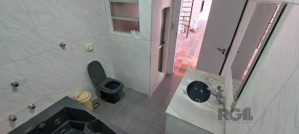Imagem Casa com 3 dormitórios no bairro Sarandi