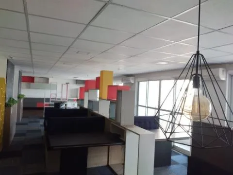 Imagem LOCAÇÃO DE SALAS COMERCIAIS MOBILIADAS NO EDIFÍCIO MARQUÊS BUSINESS CENTER, NA BARRA FUNDA/SP com 132m² e 4 vagas, sendo 100 m do metro. CONSULTE-NOS.