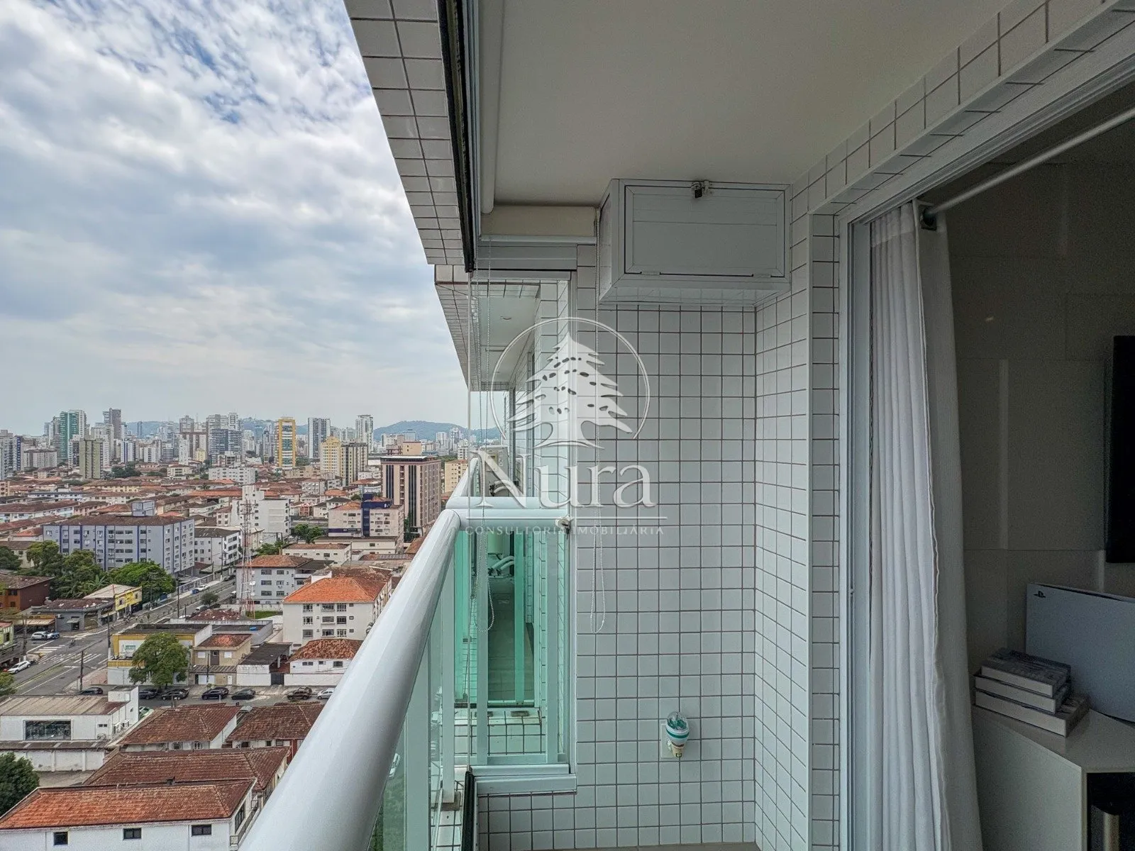 Imagem Apartamento de 2 quartos, 76m² no bairro Embaré, em Santos