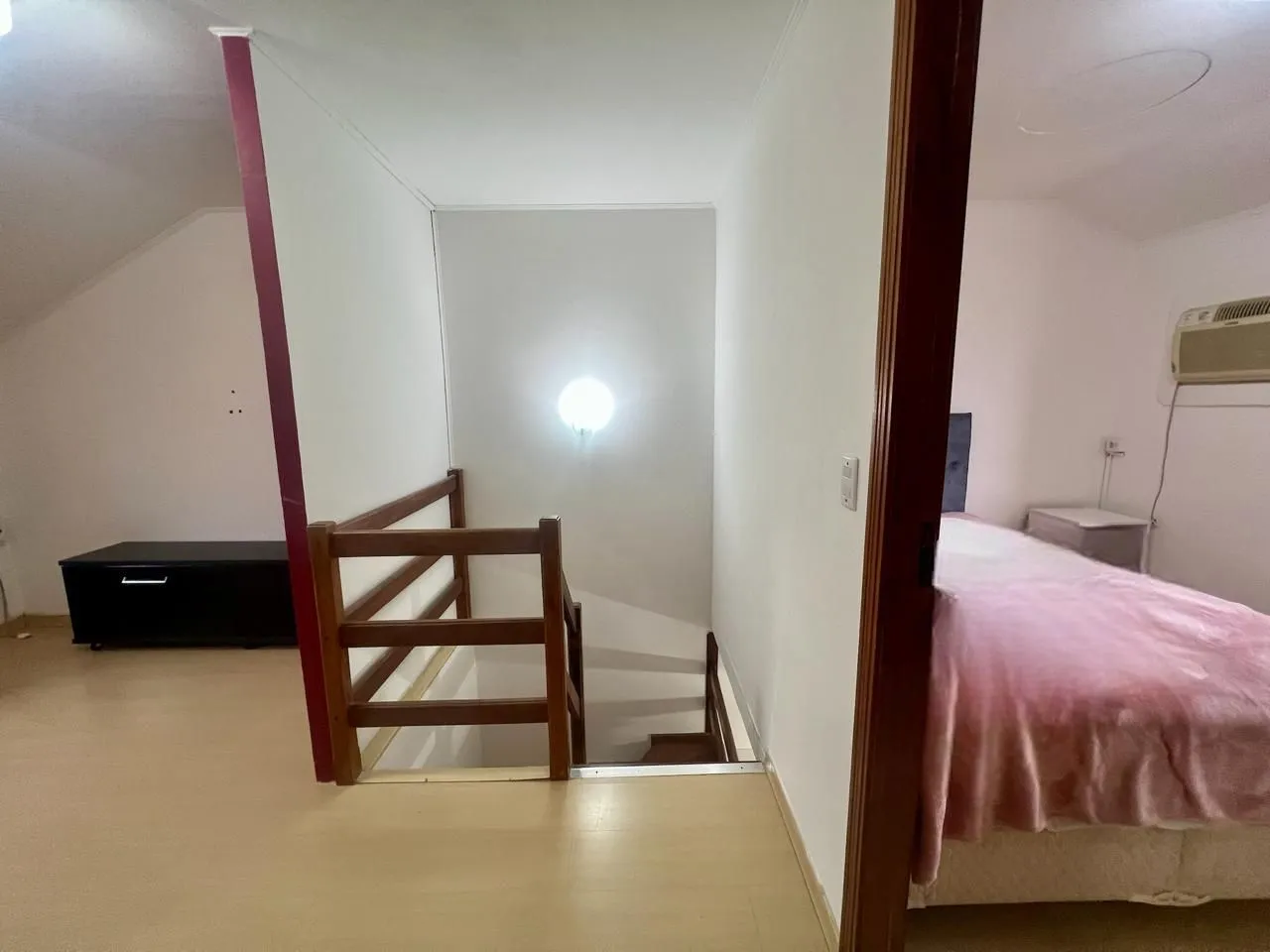 Imagem Casa em condomínio fechado com 94m2, 3 dormitórios no bairro Camaquã.