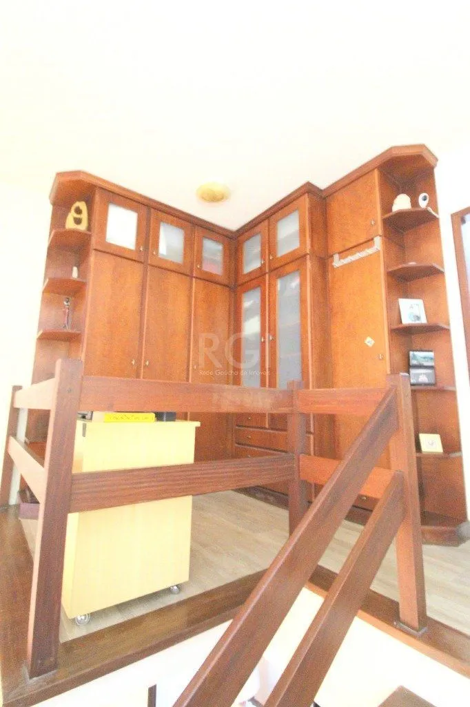 Imagem Casa para Venda - 100m², 3 dormitórios, 3 vagas - Nonoai