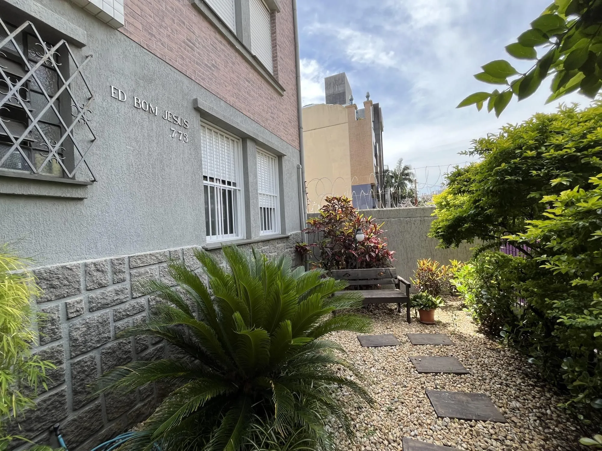 Imagem Apartamento de 3 quartos com dependência de empregada bairro Moinhos de Vento