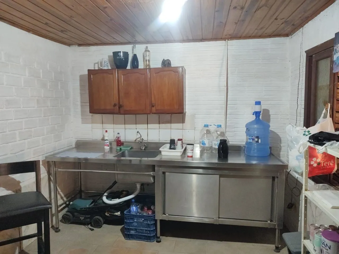 Imagem Vende Casa Comercial com deposito na parte de baixo, 289,80m²residência em cima.