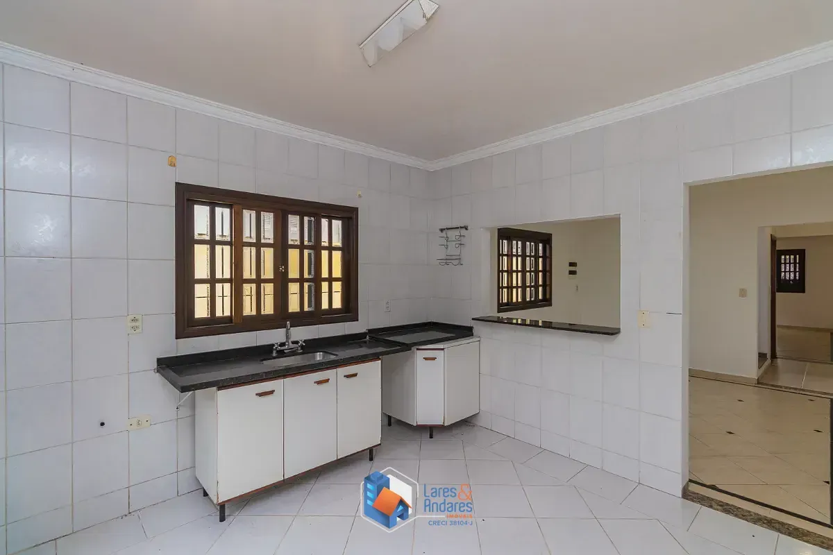 Imagem Sobrado para venda em Jardim Santa Cruz (Campo Grande) com 4 quartos, sendo 1 suíte, 151m²