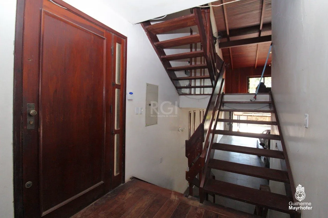 Imagem Casa para Venda - 526.64m², 4 dormitórios, sendo 2 suites, 4 vagas - Teresópolis