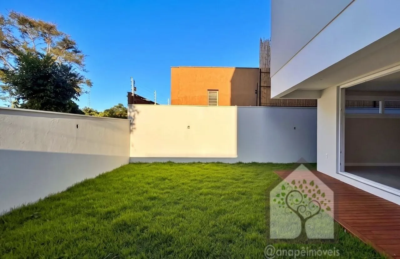 Imagem Casa de alto padrão - 3 suítes e 2 vagas - Rio Tavares - Florianópolis
