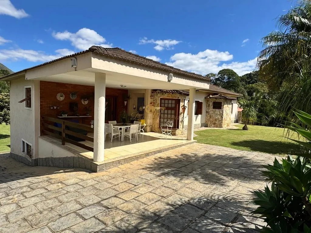 Imagem Casa para Venda em Teresópolis / RJ no bairro Albuquerque