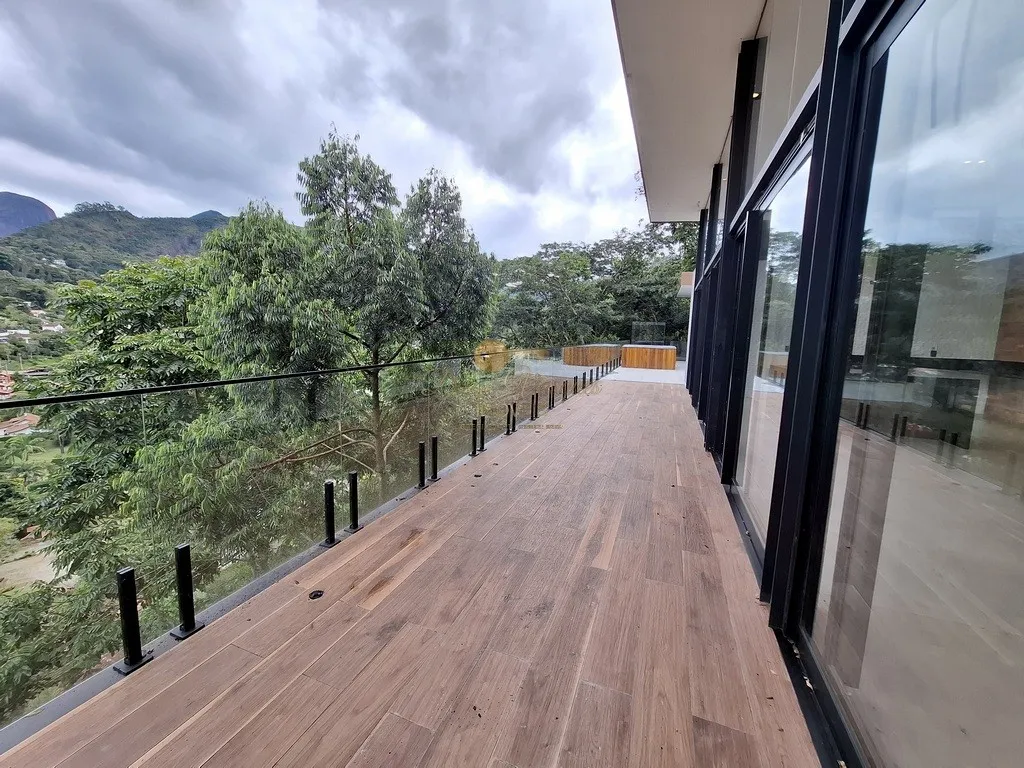 Imagem Casa em Condomínio para Venda em Teresópolis / RJ no bairro Parque do Imbui