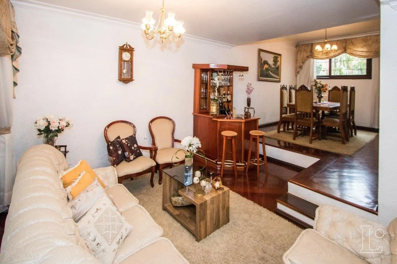 Imagem Casa para Venda - 485m², 4 dormitórios, sendo 1 suites, 3 vagas - Cristal