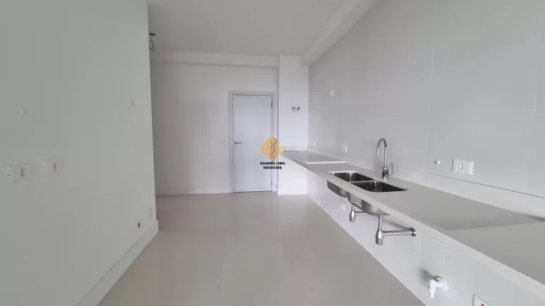 Imagem APARTAMENTO DE 211M², 4 SUÍTES, TERRAÇO GOURMET COM 2 VAGAS + DEPÓSITO - REAL PARQUE - SÃO PAULO / SP